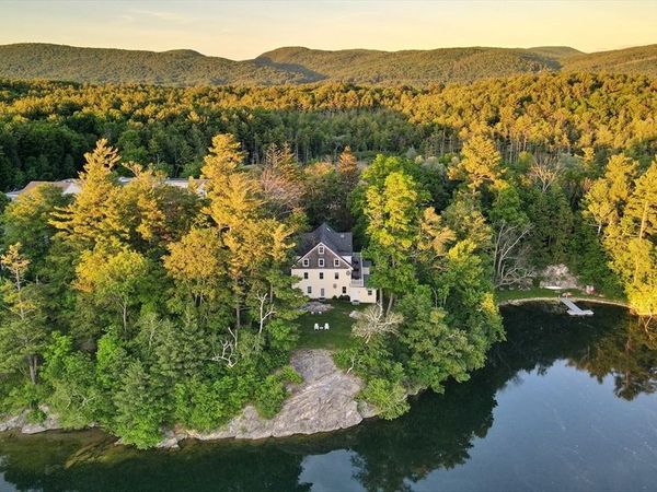 615 Laurel Stree, Lee, MA 01238