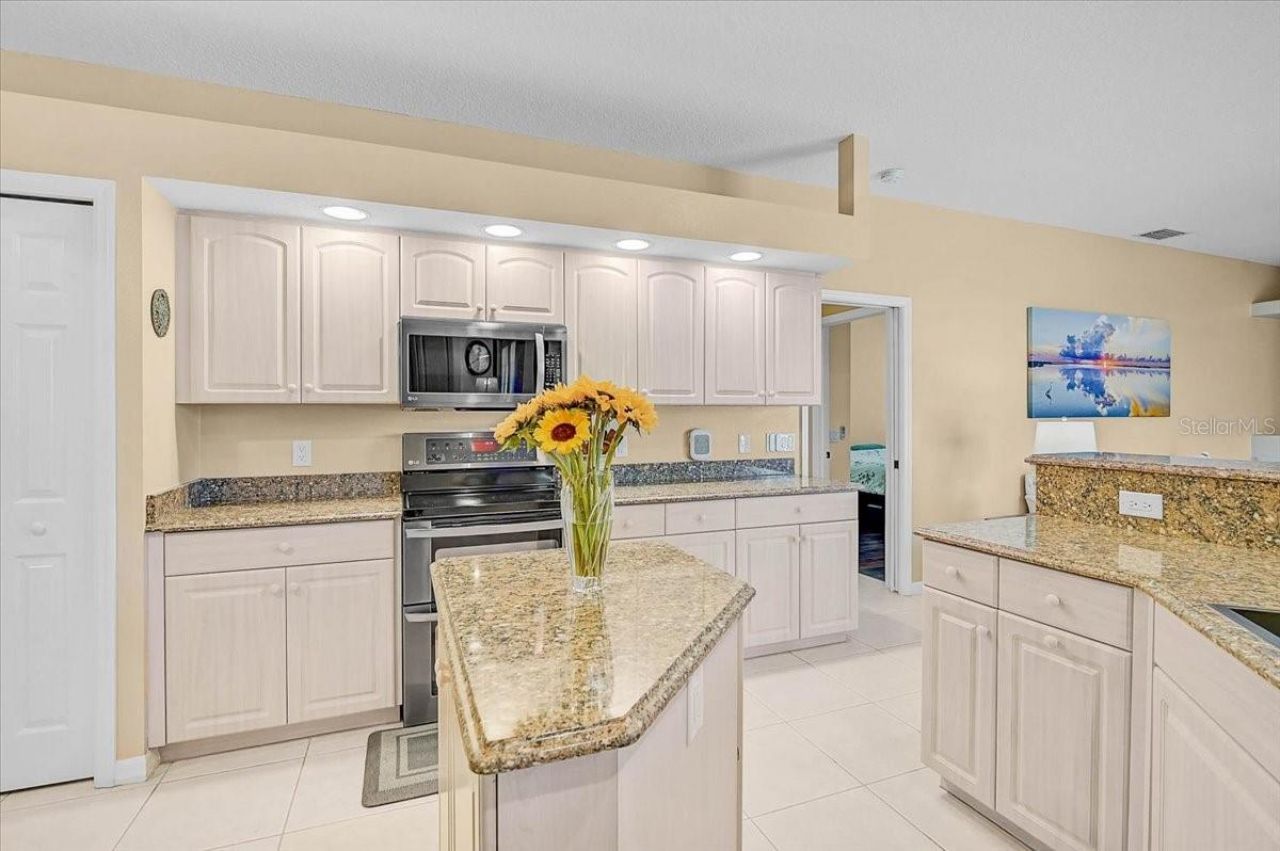 4422 Mcintosh Lake Avenue , Sarasota, FL 34233 Photo