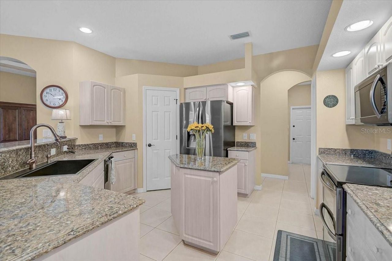 4422 Mcintosh Lake Avenue , Sarasota, FL 34233 Photo