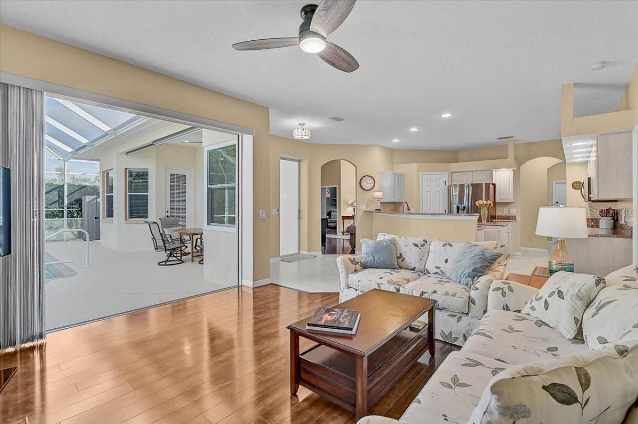 4422 Mcintosh Lake Avenue , Sarasota, FL 34233 Photo