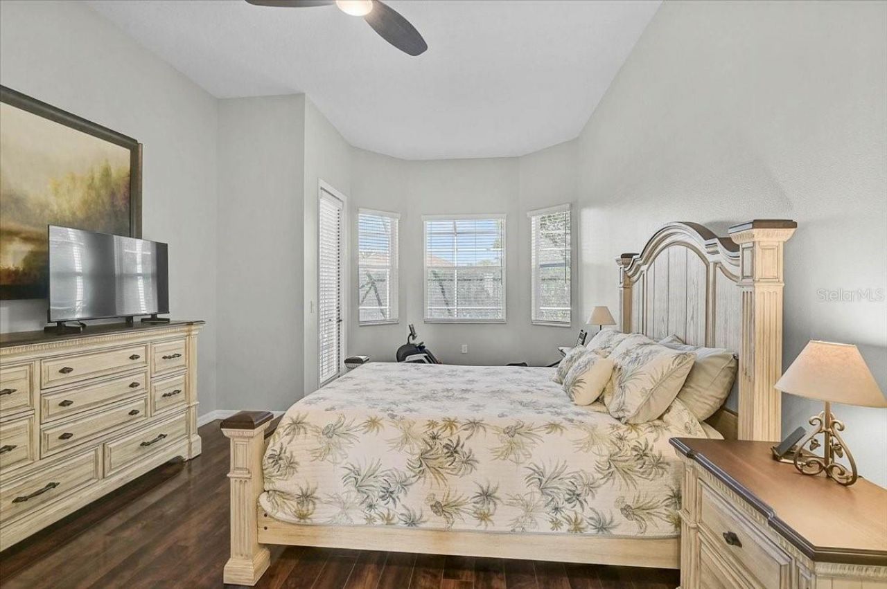 4422 Mcintosh Lake Avenue , Sarasota, FL 34233 Photo