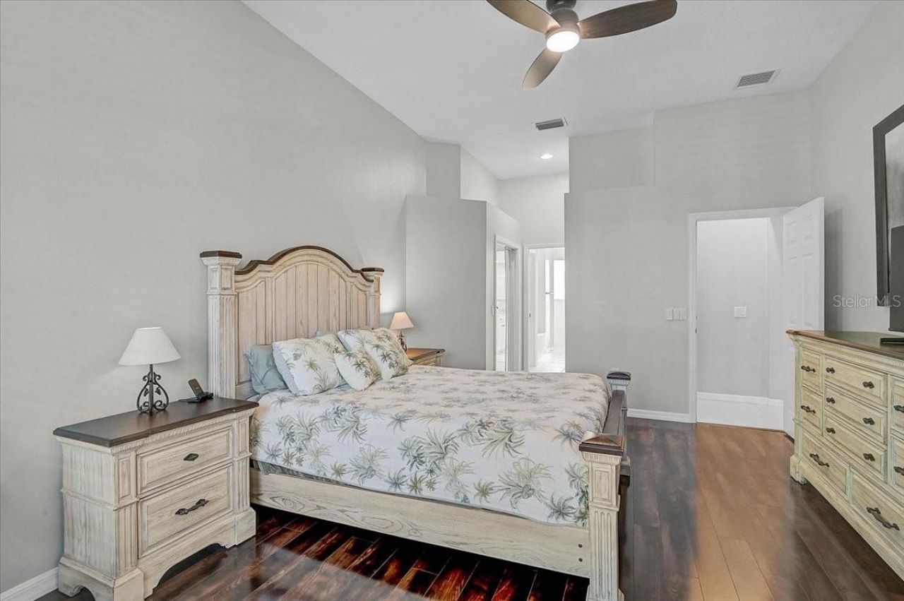 4422 Mcintosh Lake Avenue , Sarasota, FL 34233 Photo