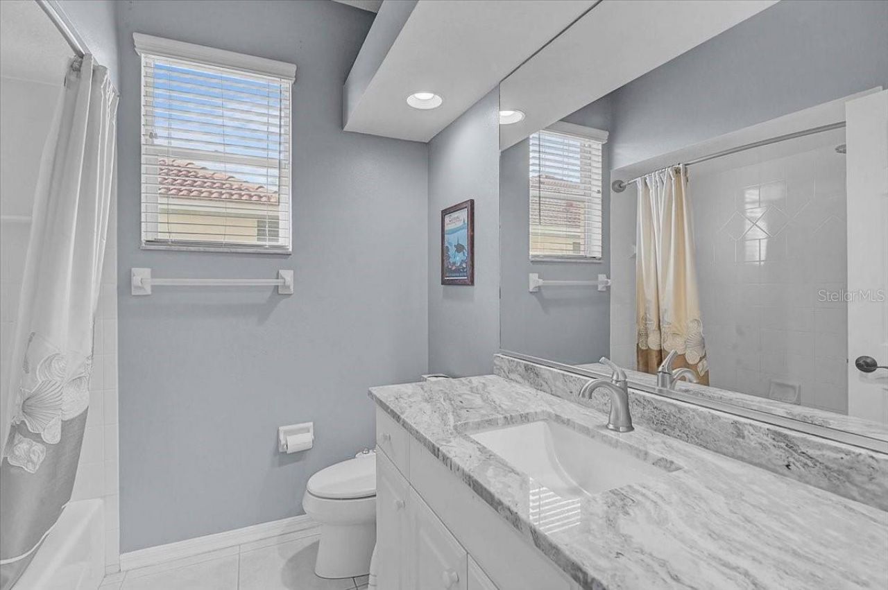 4422 Mcintosh Lake Avenue , Sarasota, FL 34233 Photo