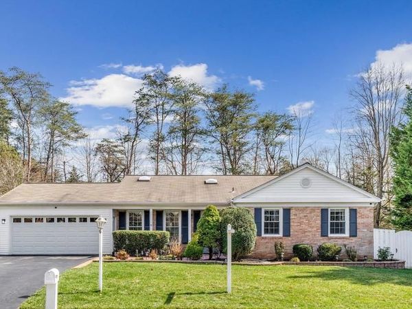 5425 GOVERNOR YEARDLEY DRIVE, FAIRFAX, VA 22032