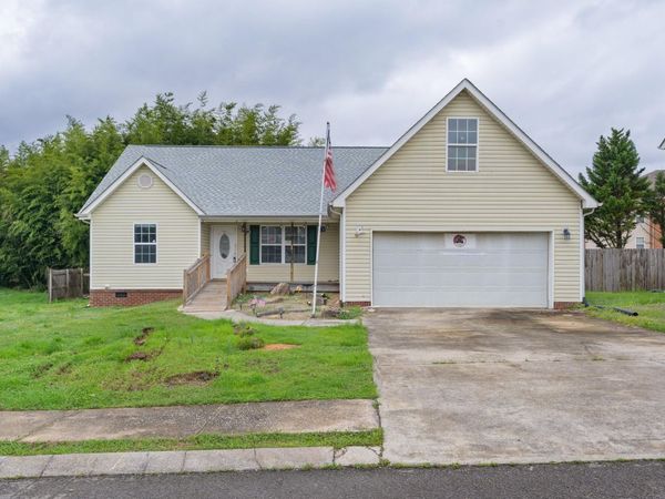 192 Round Tree Drive, Rossville, GA 30741