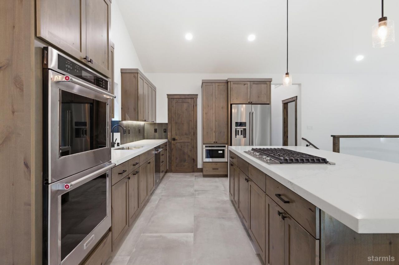 2113 Mandan Street, South Lake Tahoe, CA 96150 Photo