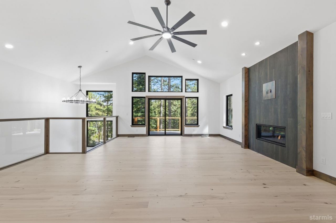 2113 Mandan Street, South Lake Tahoe, CA 96150 Photo