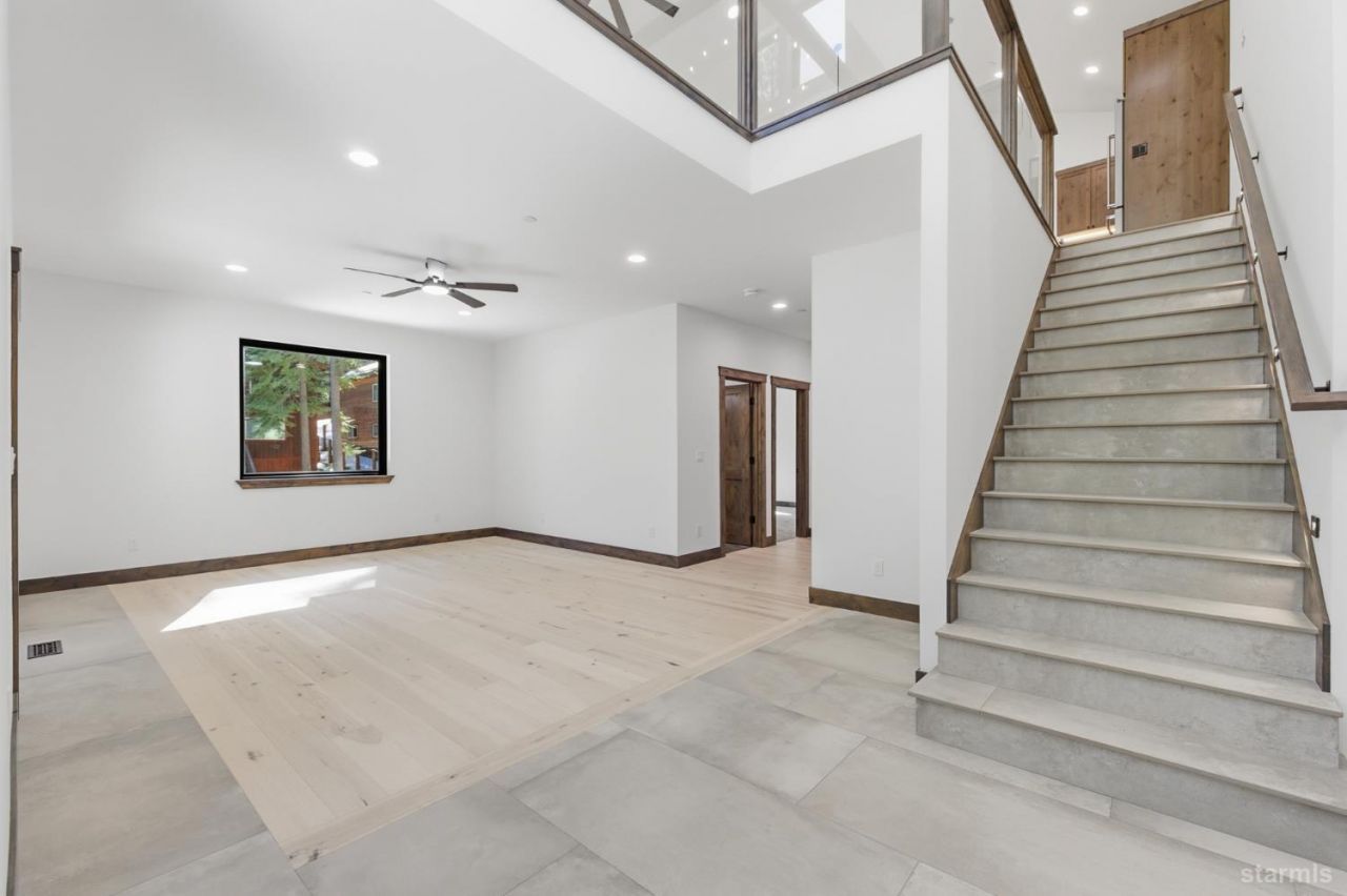 2113 Mandan Street, South Lake Tahoe, CA 96150 Photo