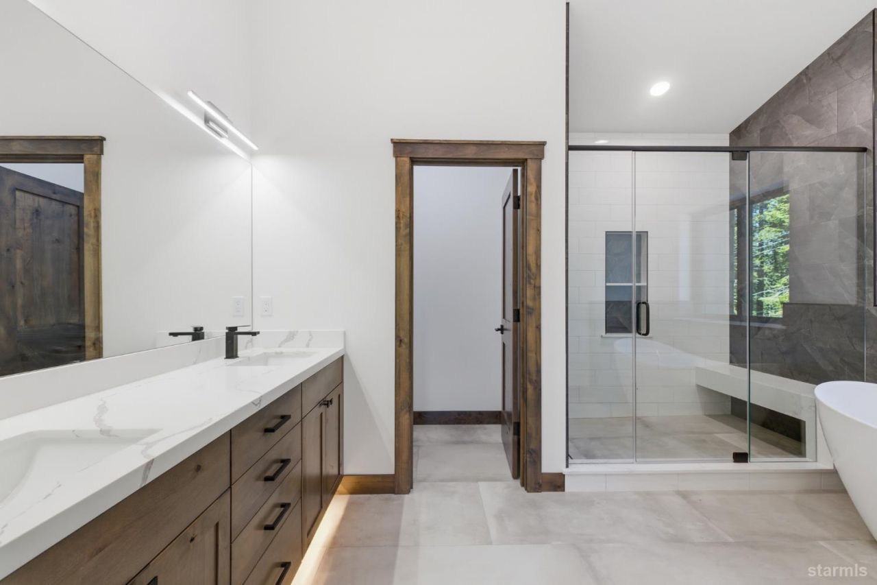 2113 Mandan Street, South Lake Tahoe, CA 96150 Photo