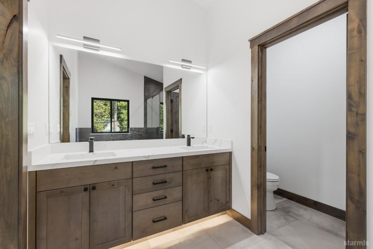 2113 Mandan Street, South Lake Tahoe, CA 96150 Photo