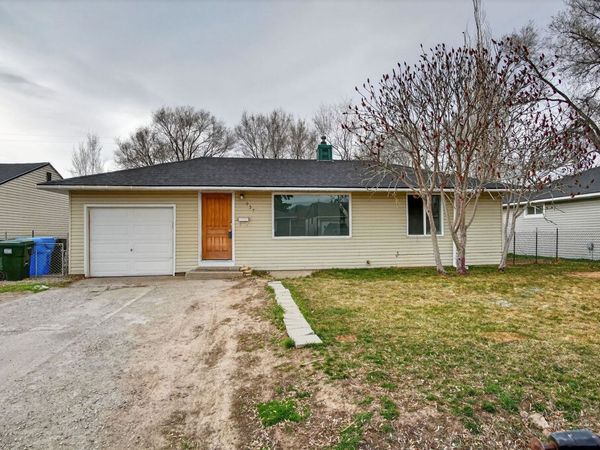 957 Meadowbrook Ln, Pocatello, ID 83201