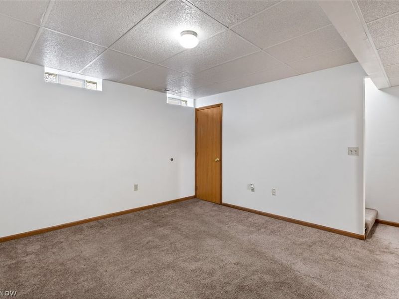 732 Vernon Odom Boulevard, Akron, OH 44307 Photo 16