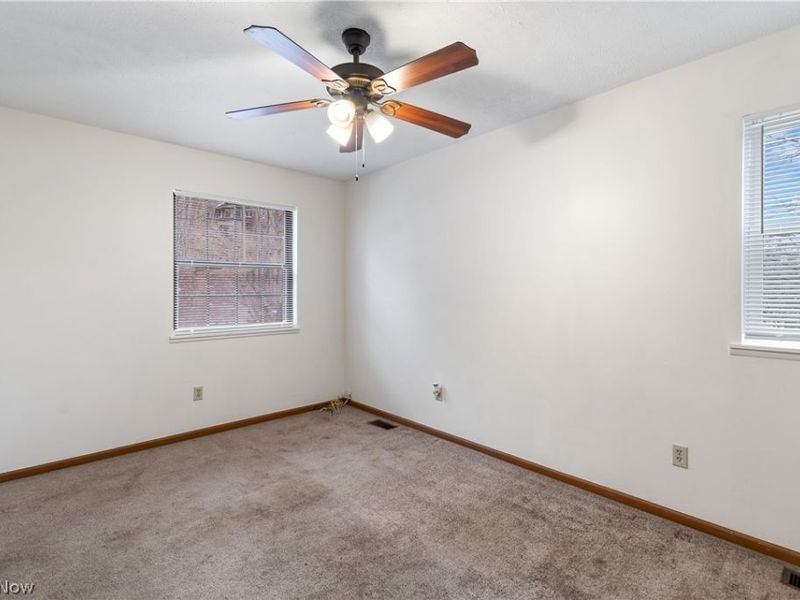 732 Vernon Odom Boulevard, Akron, OH 44307 Photo 9