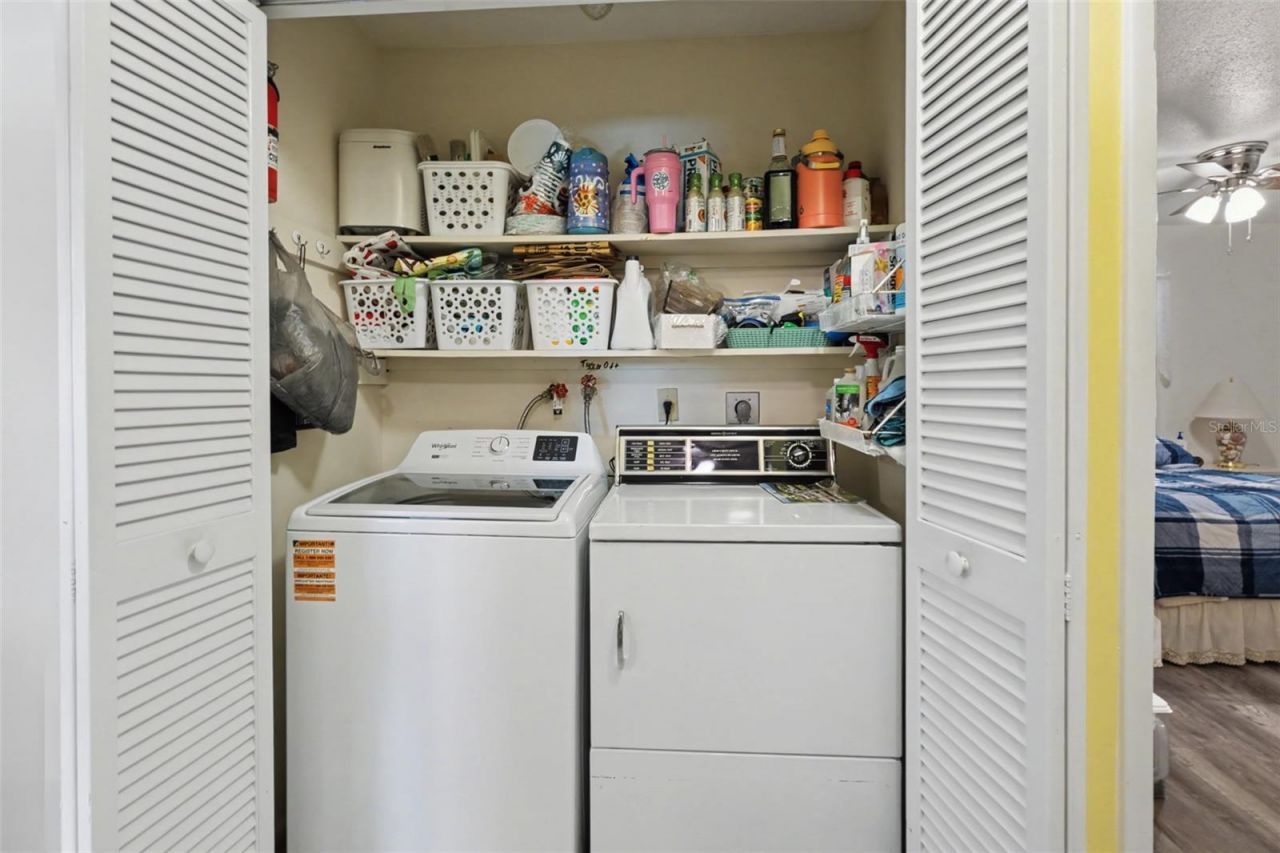 1327 Glendale Circle W, Unit 218, Sarasota, FL 34232 Photo