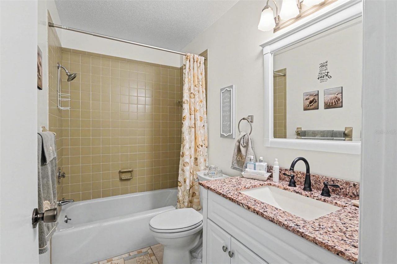 1327 Glendale Circle W, Unit 218, Sarasota, FL 34232 Photo