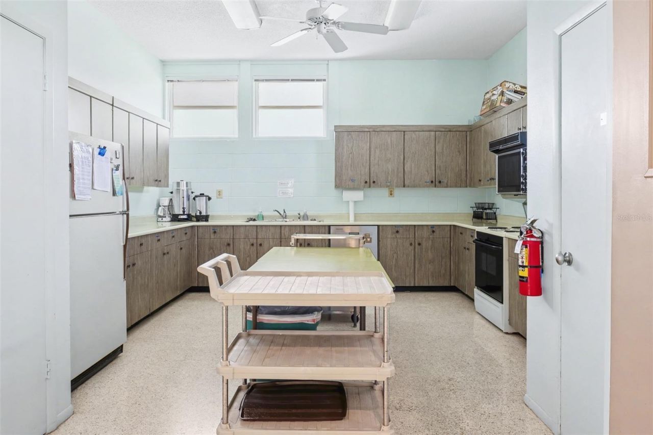 1327 Glendale Circle W, Unit 218, Sarasota, FL 34232 Photo