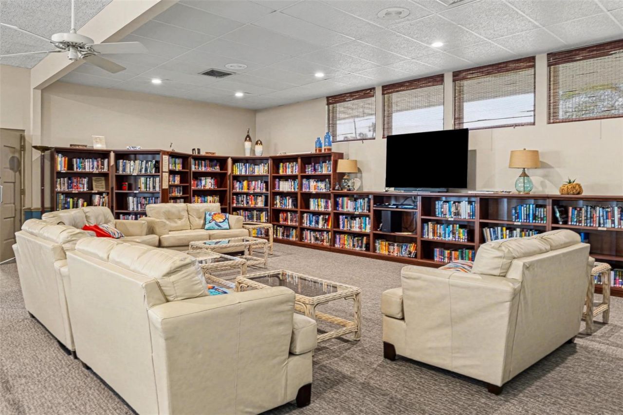 1327 Glendale Circle W, Unit 218, Sarasota, FL 34232 Photo