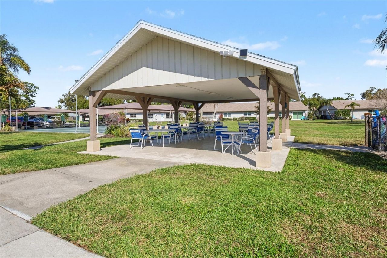 1327 Glendale Circle W, Unit 218, Sarasota, FL 34232 Photo