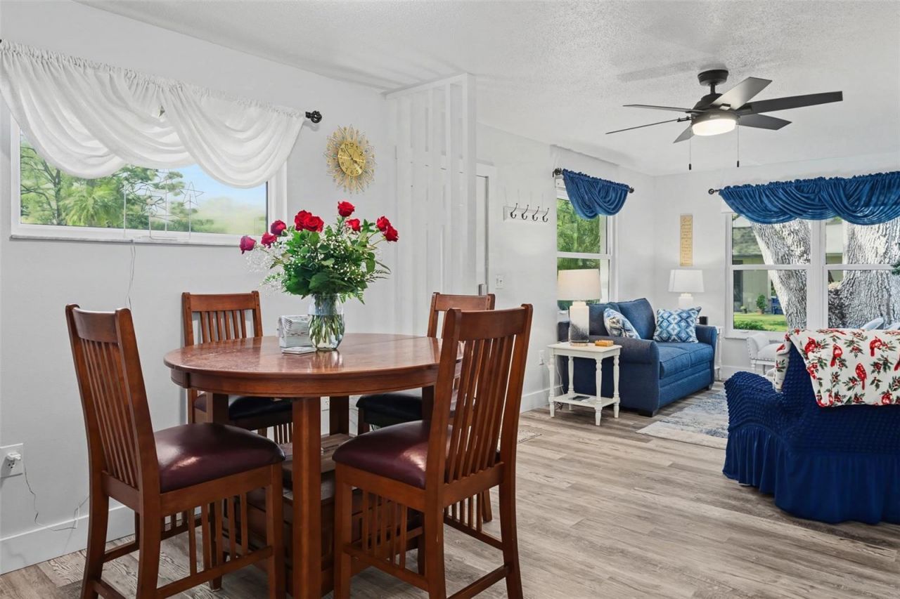 1327 Glendale Circle W, Unit 218, Sarasota, FL 34232 Photo