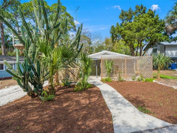 4489 FISHMAN AVENUE , WEEKI WACHEE, FL 34607