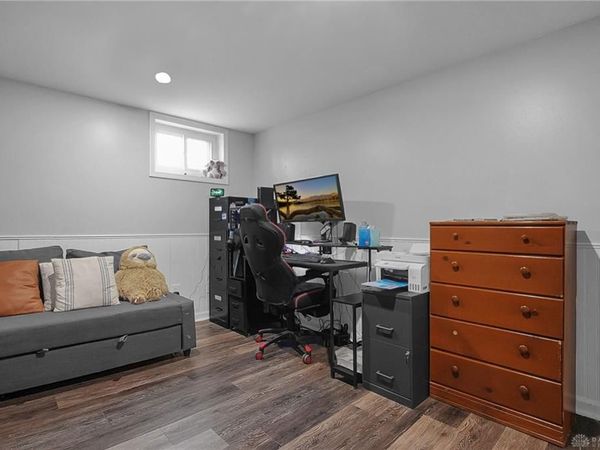 2571 W Choctaw Drive, London, OH 43140