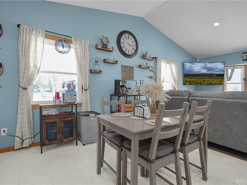 2571 W Choctaw Drive, London, OH 43140 Photo 10