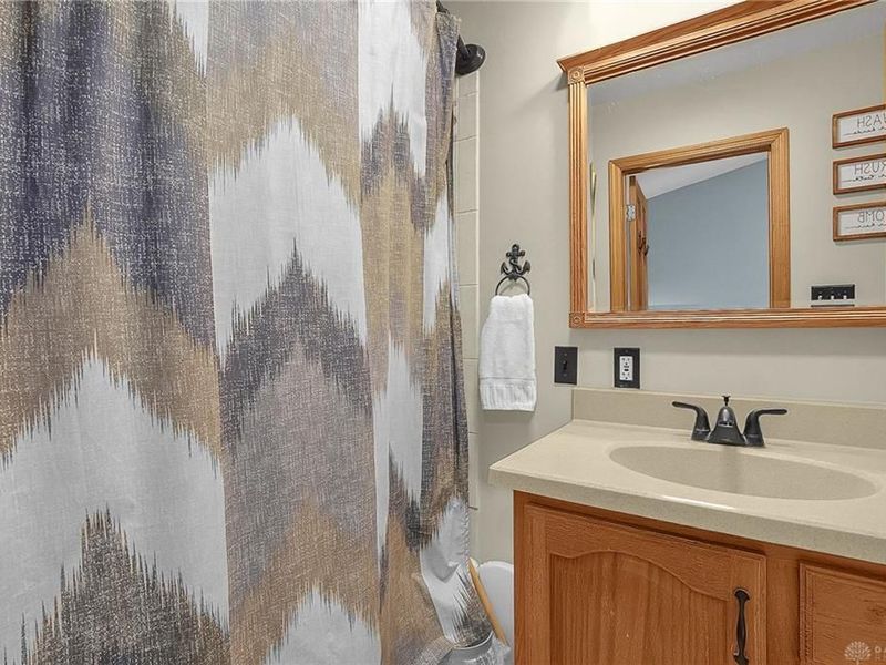 2571 W Choctaw Drive, London, OH 43140 Photo 16