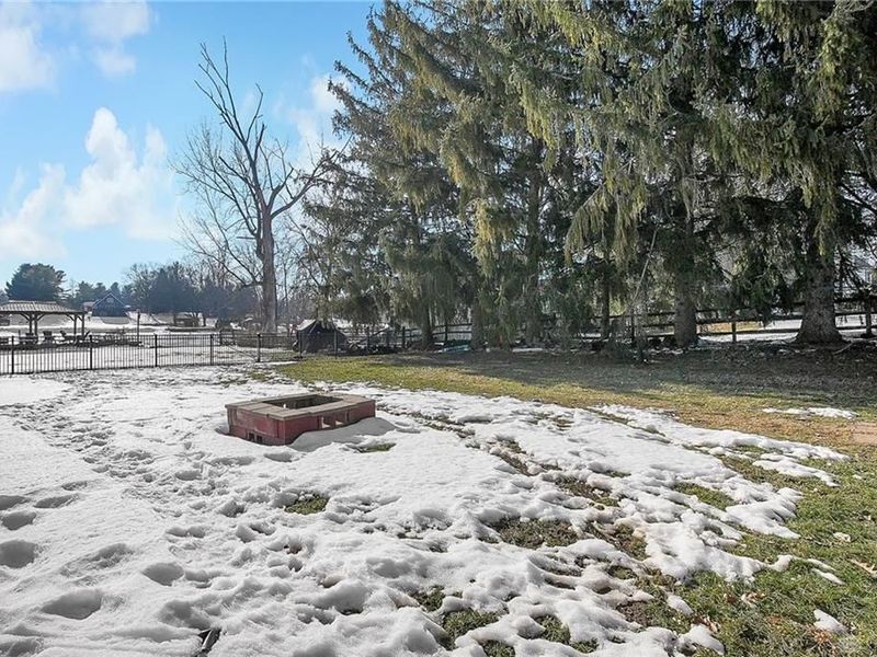 2571 W Choctaw Drive, London, OH 43140 Photo 27