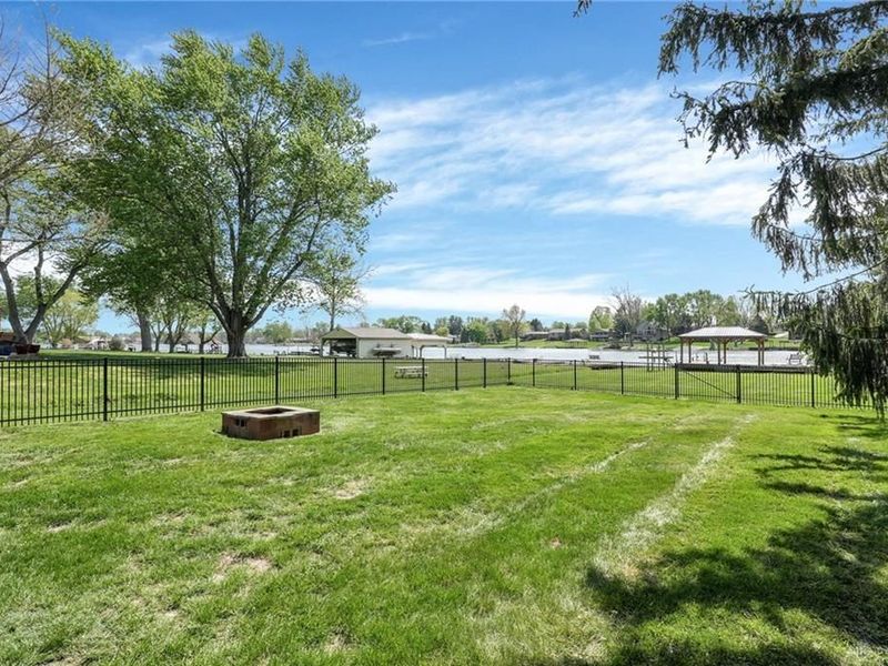 2571 W Choctaw Drive, London, OH 43140 Photo 4