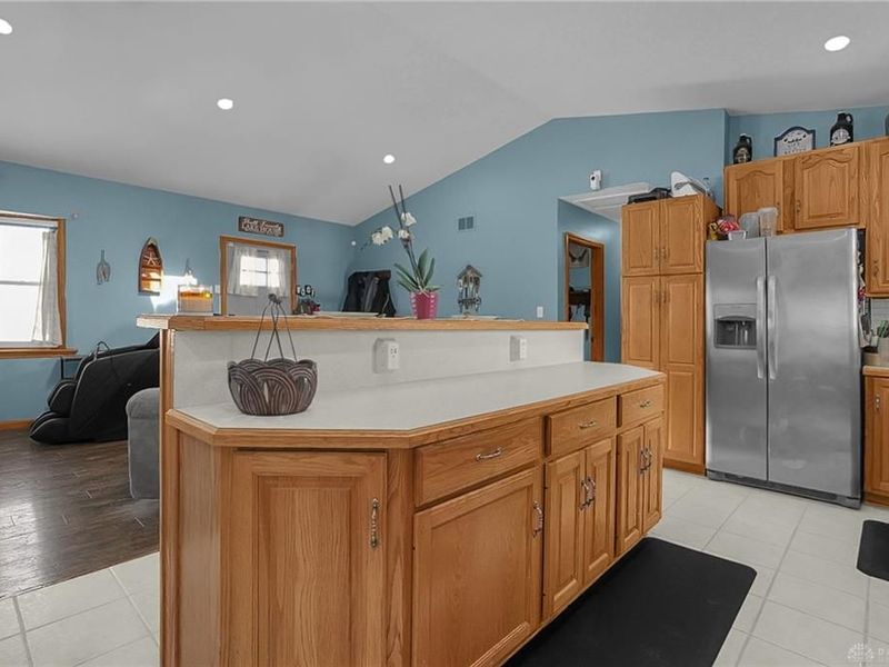 2571 W Choctaw Drive, London, OH 43140 Photo 8