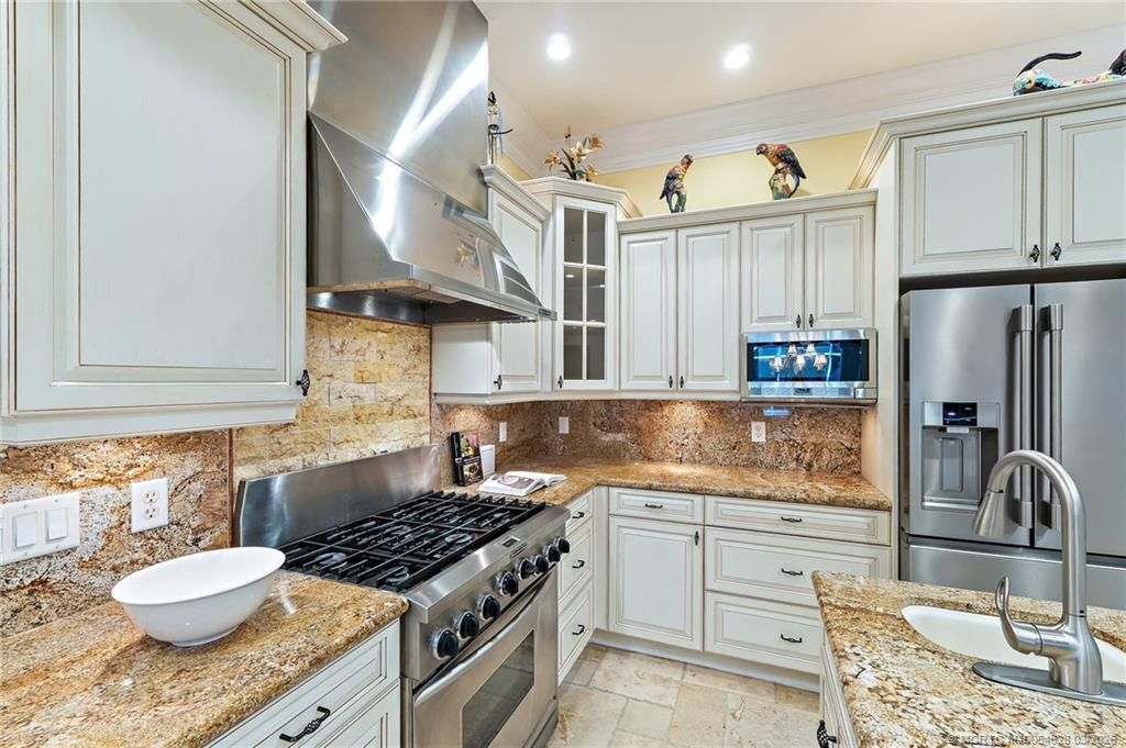 540 SE Saint Lucie Boulevard, Stuart, FL 34996 Photo