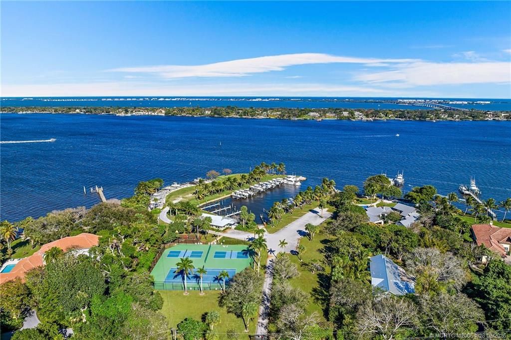 540 SE Saint Lucie Boulevard, Stuart, FL 34996 Photo