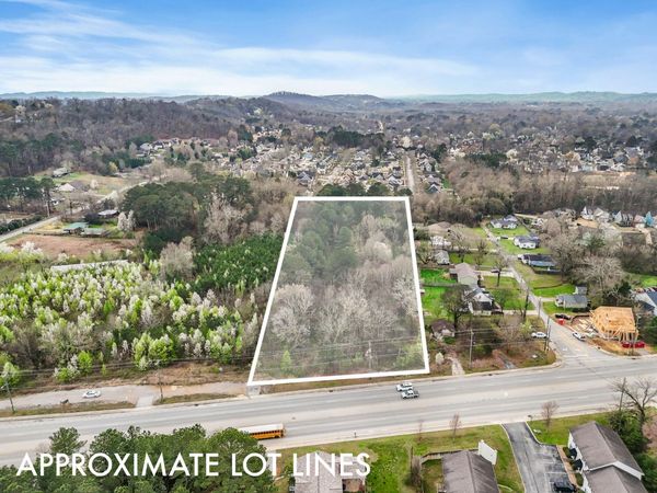 8528 E Brainerd Road, Chattanooga, TN 37421