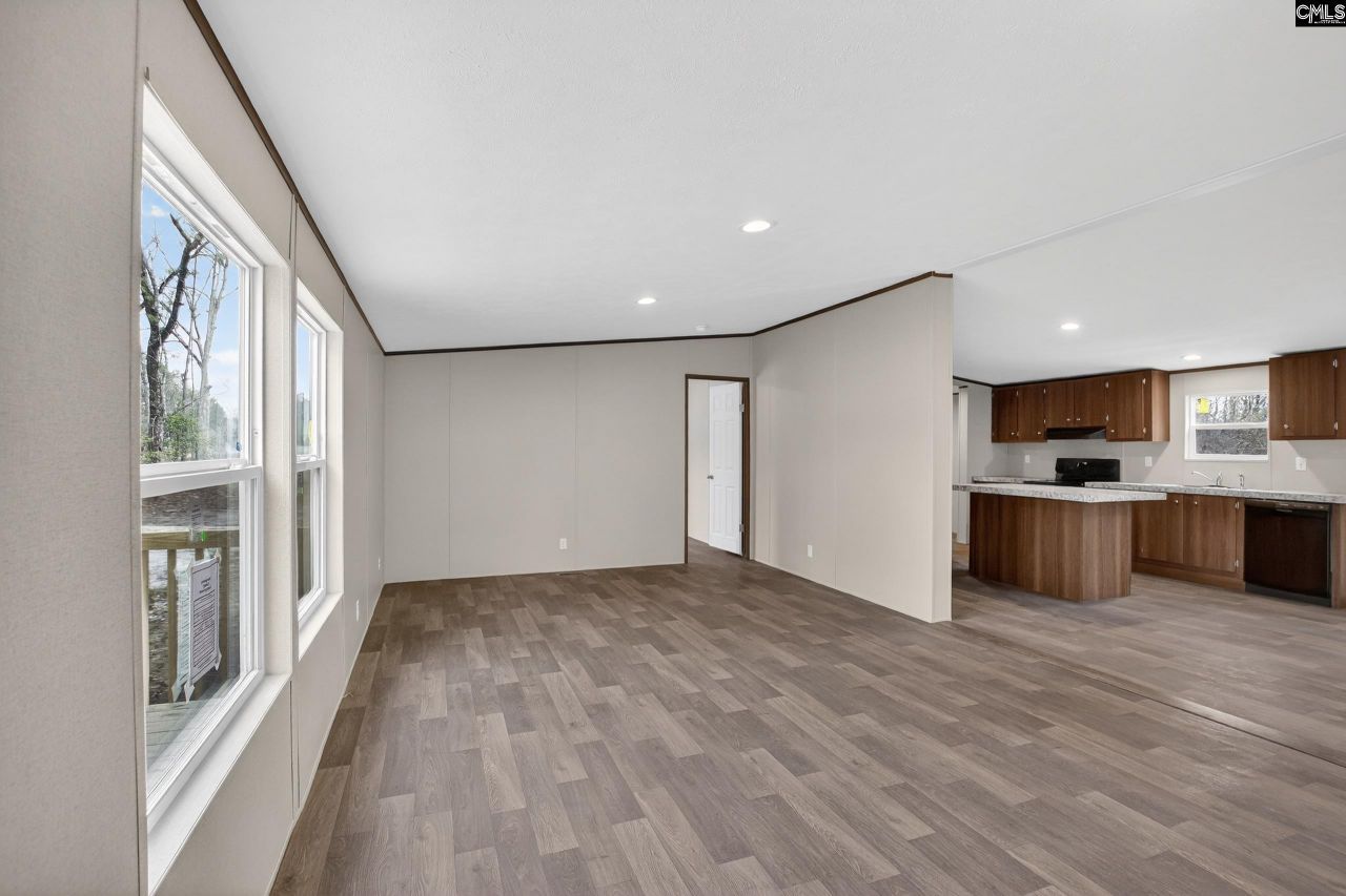 1653 Catalina Blvd  Photo 6