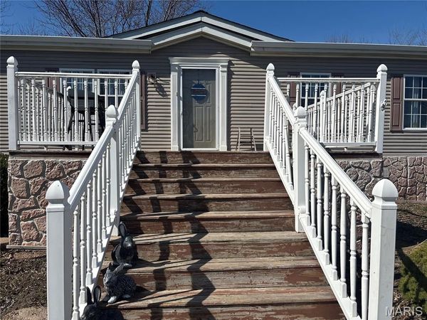 214 College Circle , Eolia, MO 63344