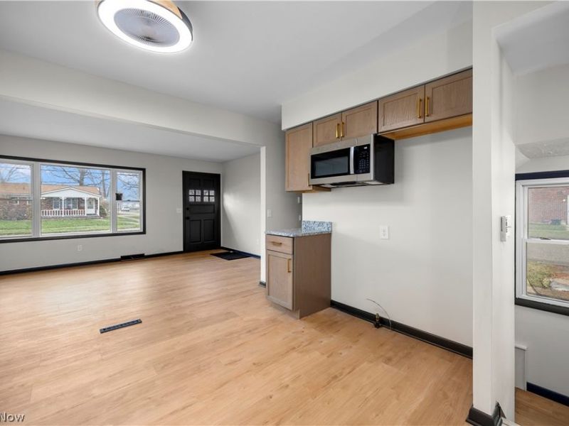 897 Livermore Lane, Elyria, OH 44035 Photo 10