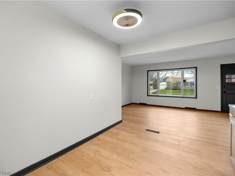 897 Livermore Lane, Elyria, OH 44035 Photo 11