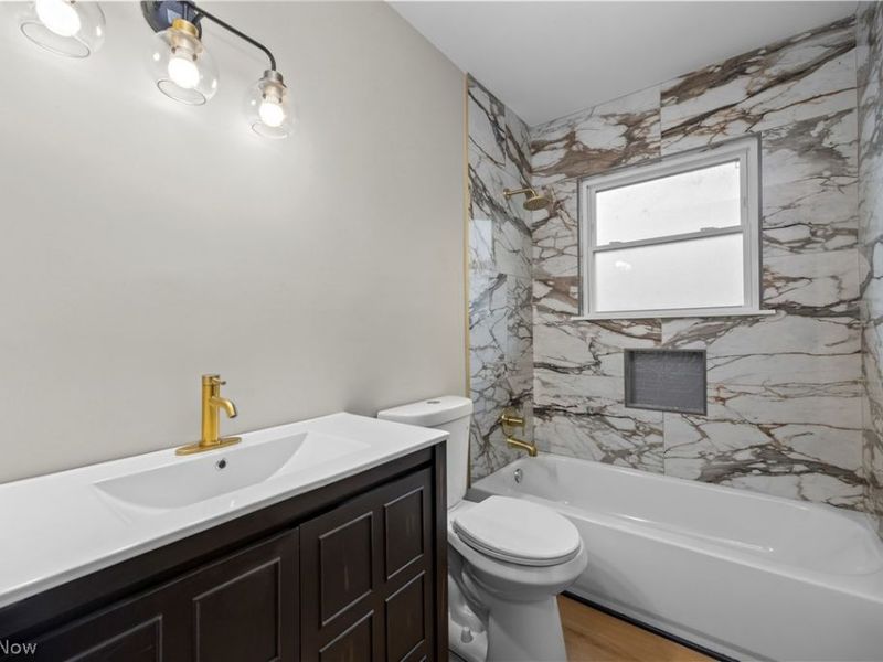 897 Livermore Lane, Elyria, OH 44035 Photo 12