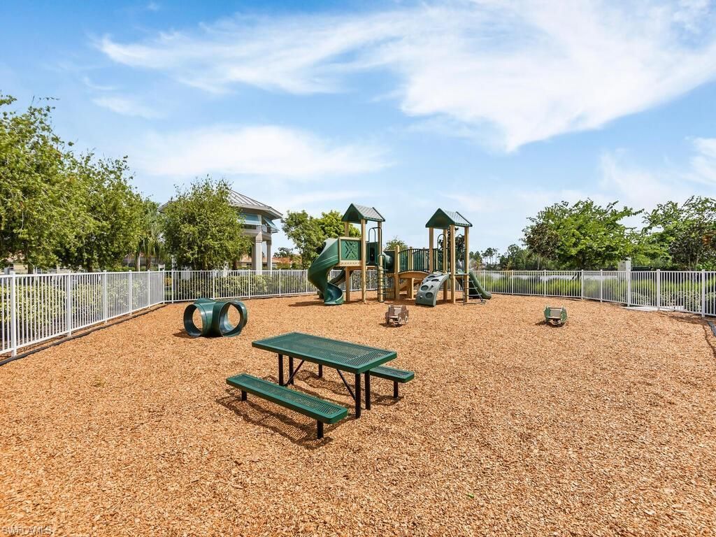 4211 Dutchess Park Rd, Fort Myers, FL 33916 Photo