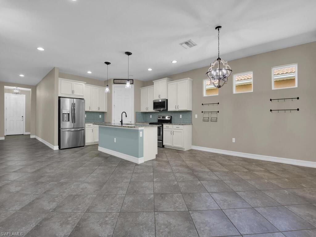 4211 Dutchess Park Rd, Fort Myers, FL 33916 Photo