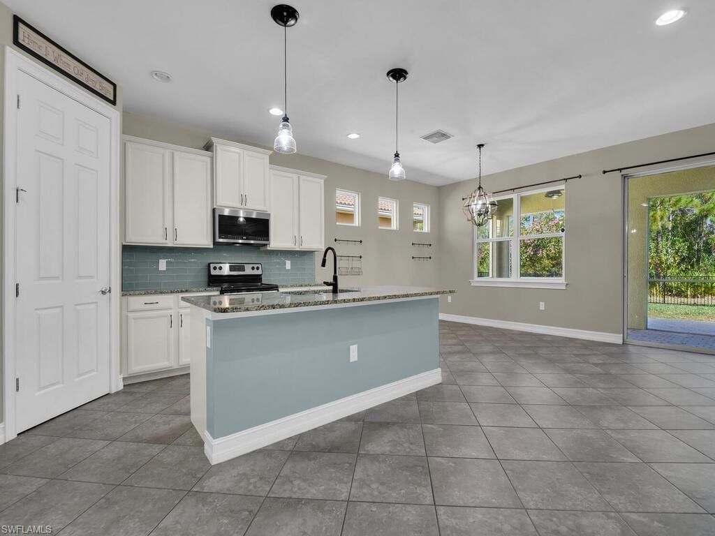 4211 Dutchess Park Rd, Fort Myers, FL 33916 Photo