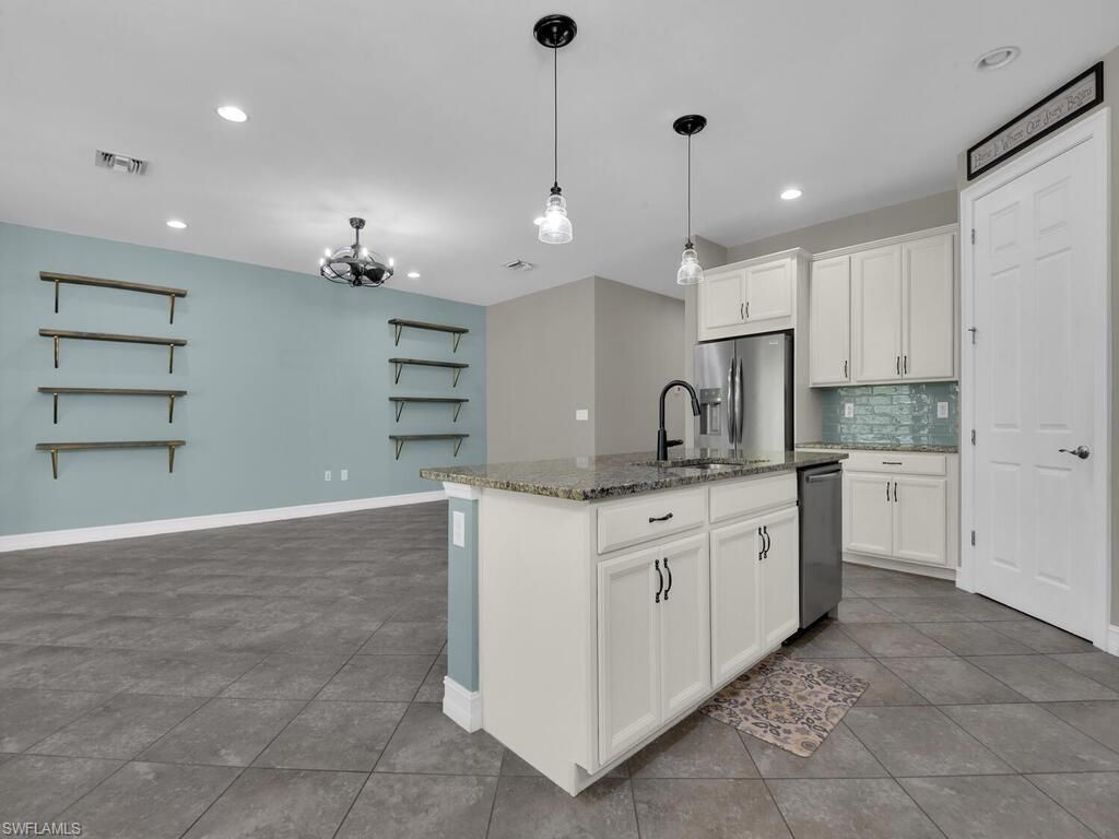 4211 Dutchess Park Rd, Fort Myers, FL 33916 Photo