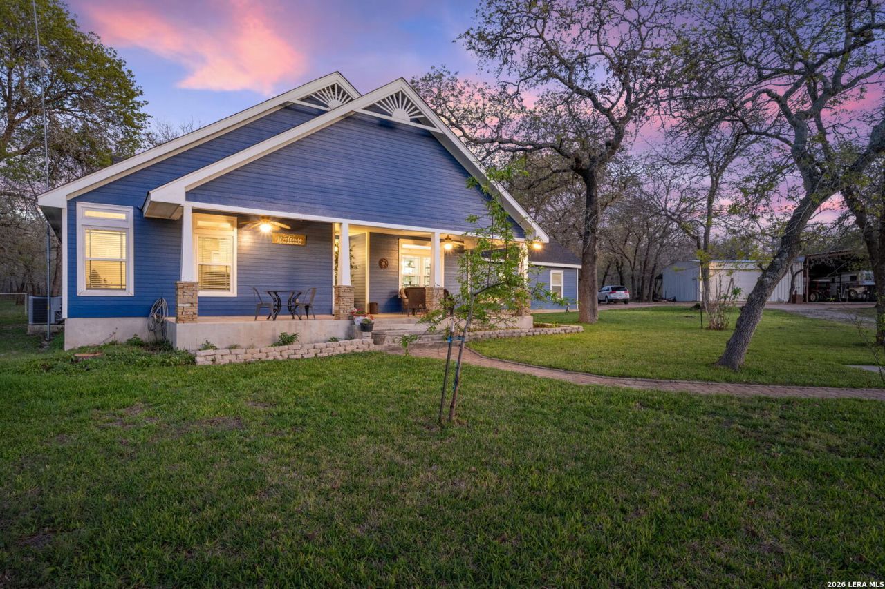 54 Post Oak, La Vernia, TX 78121 Main Photo