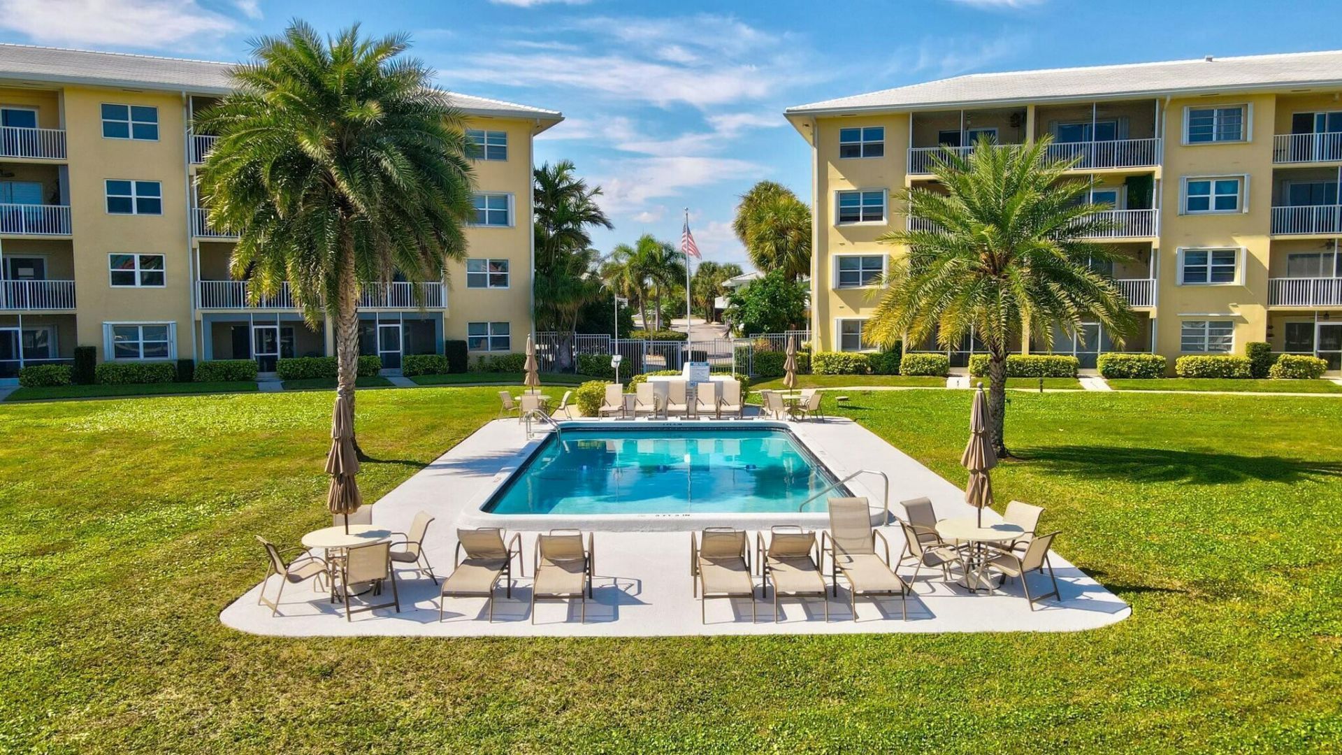 330 N Federal Highway, Unit 211, Deerfield Beach, FL 33441 Photo