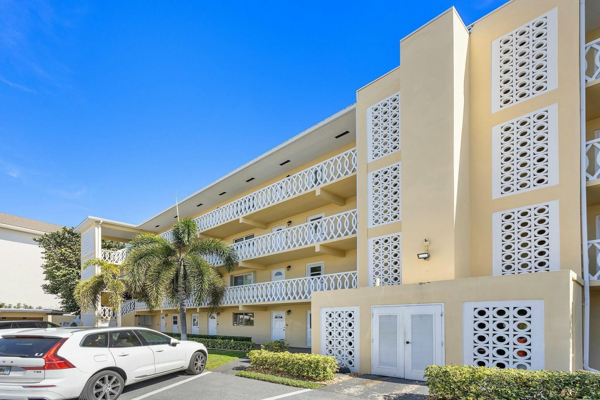 330 N Federal Highway, Unit 211, Deerfield Beach, FL 33441 Photo