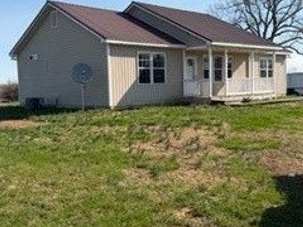 1776 E Courthouse Road , Blackstone, VA 23824