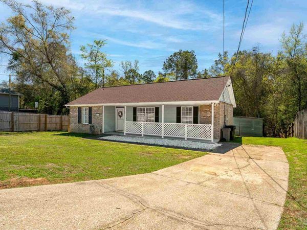 1184 Signal Hill Ln, Pensacola, FL 32514