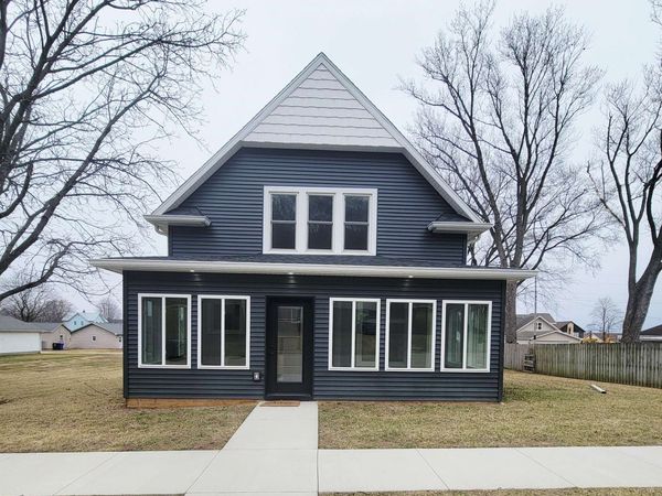 1103 Mulberry Street, Bellevue, IA 52031