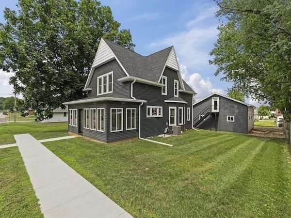 1103 Mulberry Street, Bellevue, IA 52031