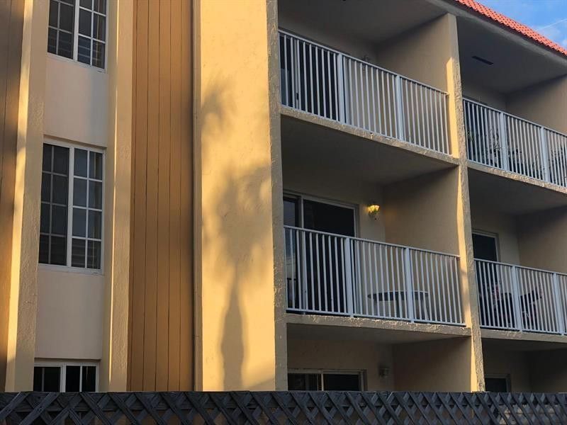 5221 Geneva Way, Unit 208, Doral, FL 33166 Photo